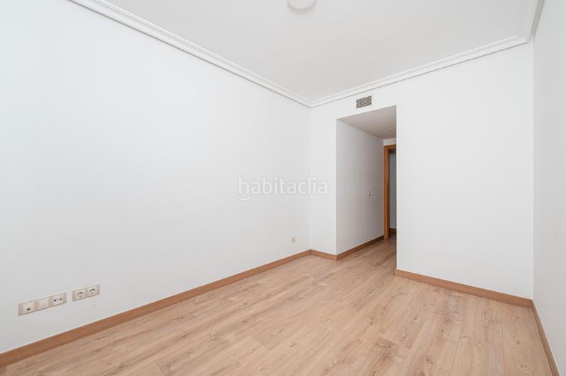 Foto 896a4621-a5df-4eb5-8fd9-2c6ad924a54a. Piso en planetario 1 en Legazpi Madrid