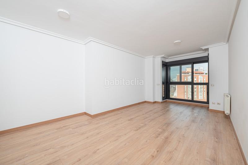 Foto d39952d2-9e4d-4381-a532-bd7f9bd7af99. Piso en planetario 1 en Legazpi Madrid