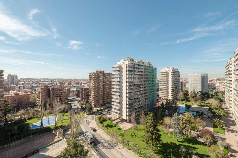 Foto 87ab5b5f-3217-42ad-82a5-2d212d89714d. Piso en torrelaguna 65 en San Pascual Madrid