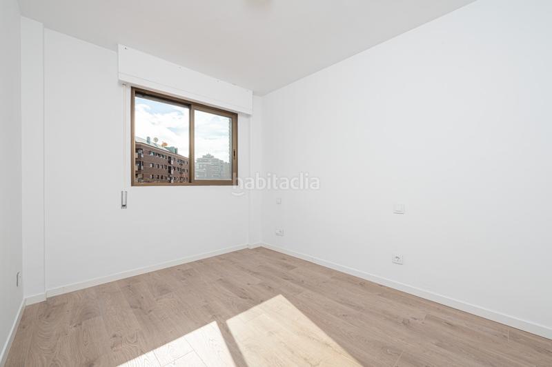 Foto c7a8af0d-db1f-47f0-9d05-49a7e36f4ee2. Appartamento in albacete / cl badajoz 3 in Sol Madrid