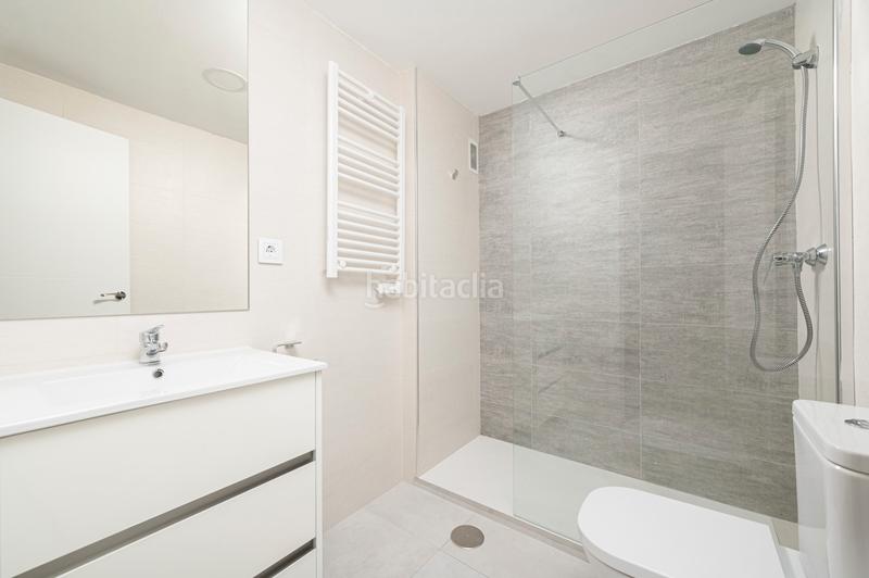 Foto 7462d1a8-d61d-413f-99da-5456e8d0bba1. Flat in albacete / cl badajoz 3 in Sol Madrid