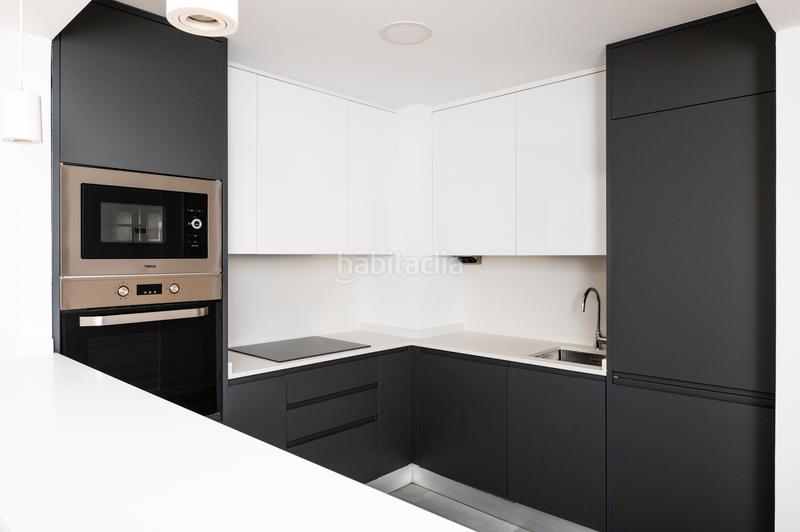 Foto bed08f8e-912d-42bd-b381-9a0b466f21b6. Affitto appartamento in san benito 380 in Almenara-Ventilla Madrid