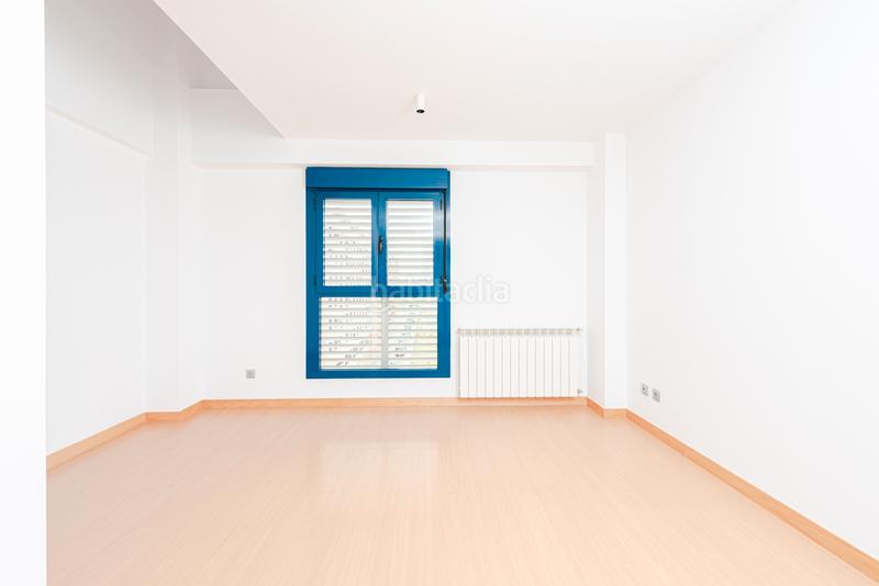 Foto 0895fef0-10e5-49cf-b24a-0049d5893050. Rent flat in hiades 4 in Sur - PAU 4 Móstoles