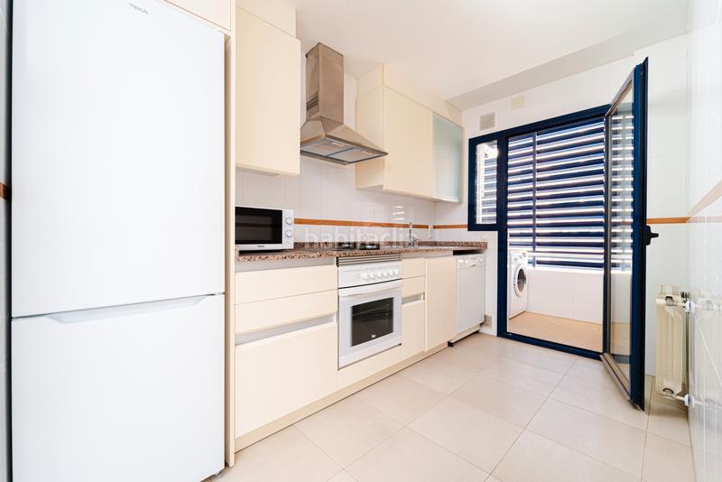 Foto 20a23c46-1388-4513-b960-c91a3d38b255. Alquiler piso en angelina ceballos 1 en Paus - Polígono San Blas Alicante