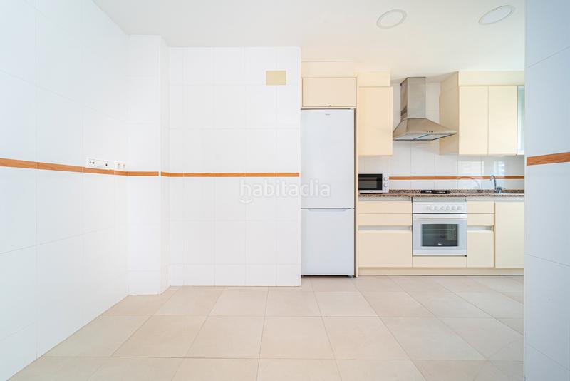 Foto 28f0d57c-7836-41a8-817d-ddb12c801ebc. Alquiler piso en angelina ceballos 1 en Paus - Polígono San Blas Alicante