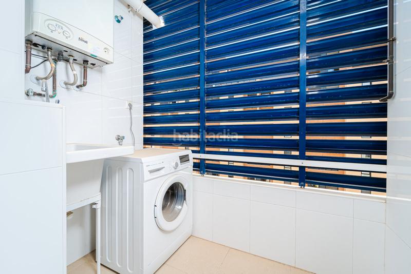 Foto 36b7ec06-ae3e-4e69-addb-46a084ad0a9a. Alquiler piso en angelina ceballos 1 en Paus - Polígono San Blas Alicante