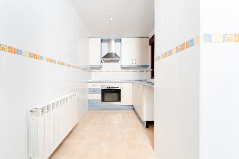 Foto 1ec8cff9-854b-403d-b3de-578bf918d207. Alquiler piso en sorolla 7 en El Quiñón Seseña