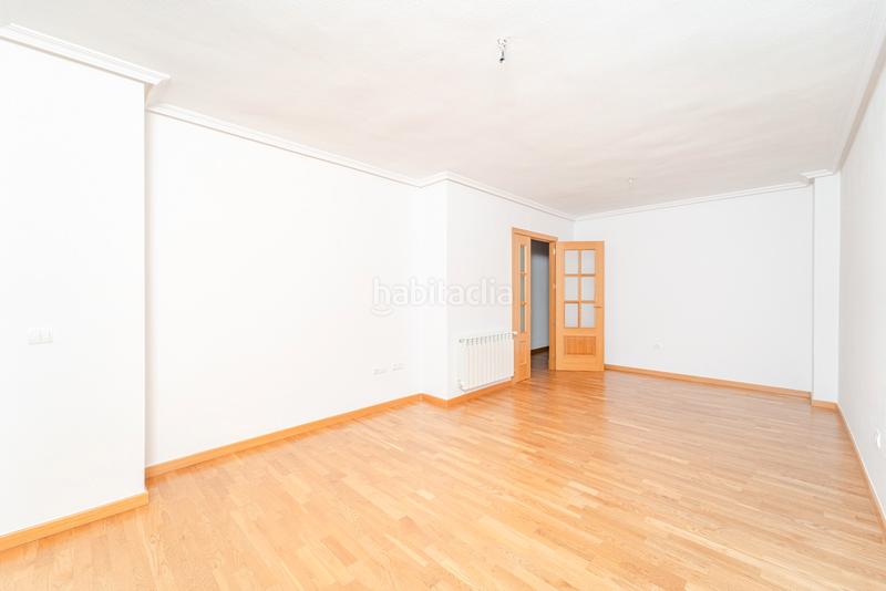 Foto 5044b7f3-62a1-428c-b5e0-82faa32111c1. Alquiler piso en sorolla 7 en El Quiñón Seseña