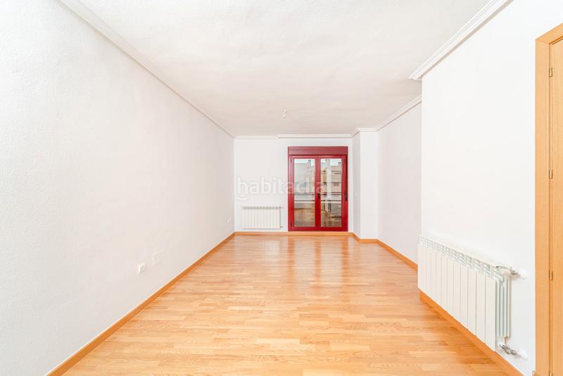 Foto 7c218dda-cc51-431b-b6b6-c942990c2555. Alquiler piso en sorolla 7 en El Quiñón Seseña