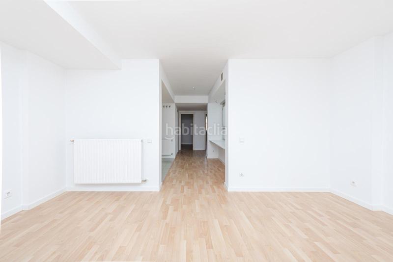 Foto f6ffadaf-8097-4324-aff0-14fc21a1da2e. Lloguer pis a salvador allende 6 a PAU de Carabanchel Madrid