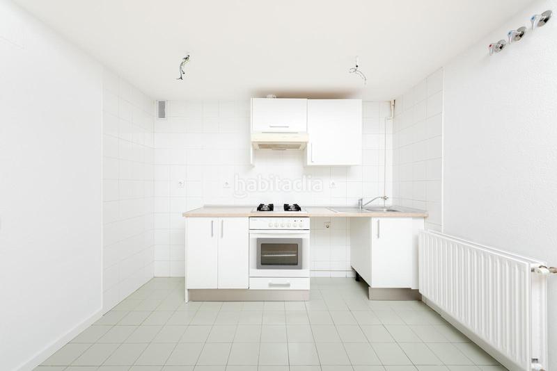 Foto 34680a16-97cc-47ab-bd56-61bd4fa847e7. Alquiler piso en salvador allende 6 en PAU de Carabanchel Madrid