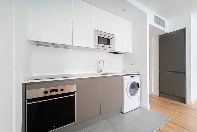 Foto 5f16913a-9981-402f-8918-6b56a99ec0ff. Rent studio in san benito 193 in Almenara-Ventilla Madrid