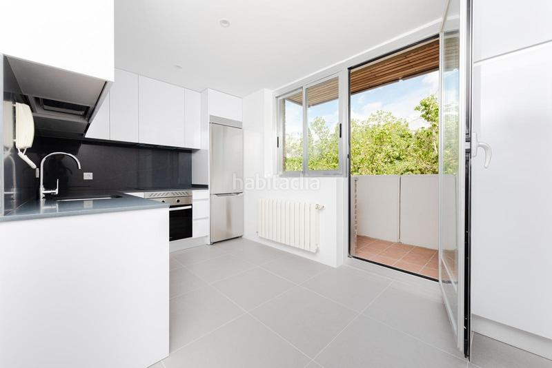 Foto 18042319-8bed-459c-b857-d82013f033c6. Piso en santa maría magdalena 20 en Nueva España Madrid