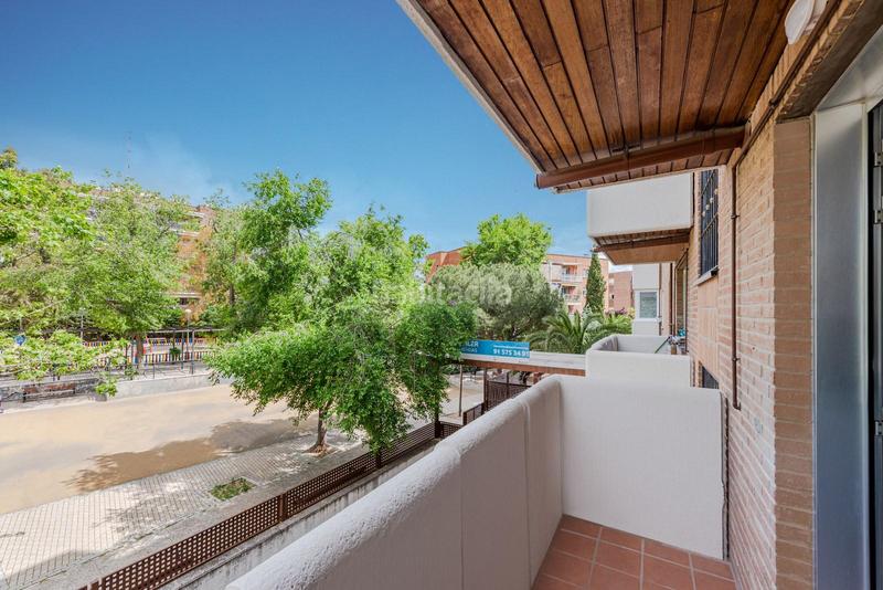 Foto 736ff8d0-a9db-4a12-b8ae-6984626d808d. Piso en santa maría magdalena 20 en Nueva España Madrid