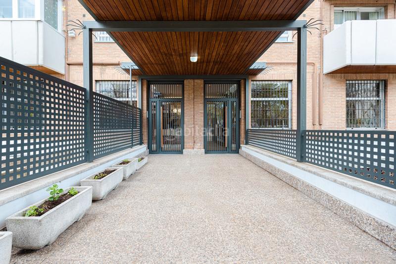 Foto 8fc8bbd9-2ef2-4e79-8413-57c945cf1e5b. Piso en santa maría magdalena 20 en Nueva España Madrid