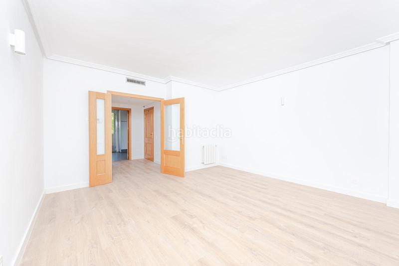 Foto 9109c9bc-484a-413e-a08f-80f6669325ab. Piso en santa maría magdalena 20 en Nueva España Madrid