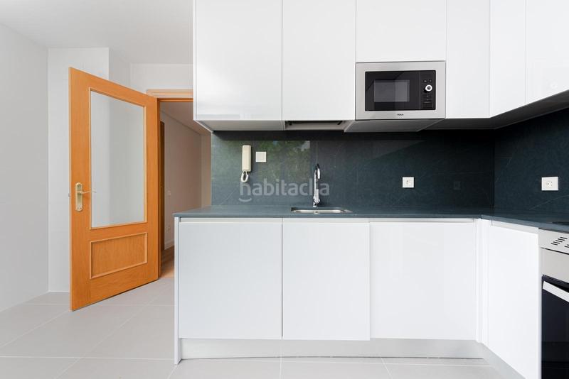 Foto a28f9762-2a50-4687-8607-0352cab262fe. Piso en santa maría magdalena 20 en Nueva España Madrid