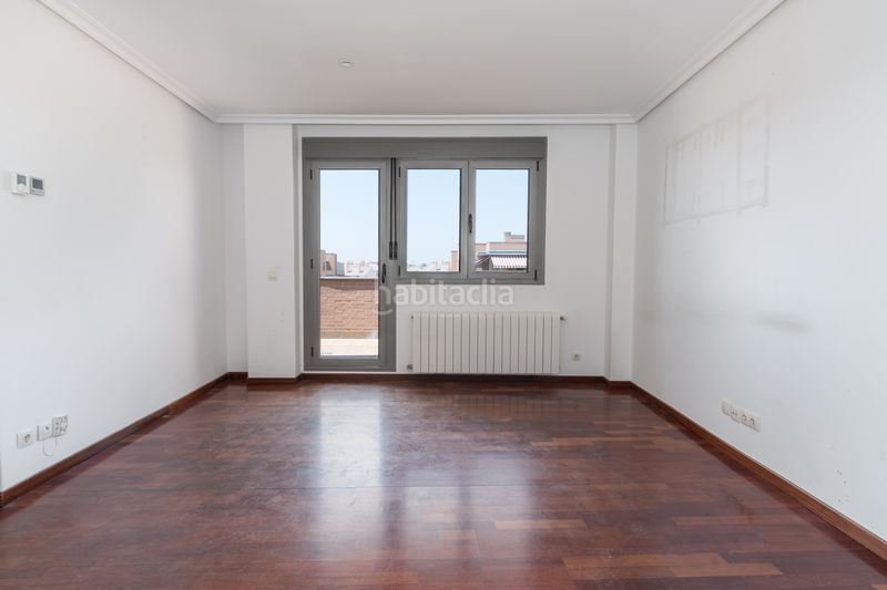 Foto d8cdab62-8c23-48d0-9e46-f9de3613a3d2. Pis a Las Tablas Madrid