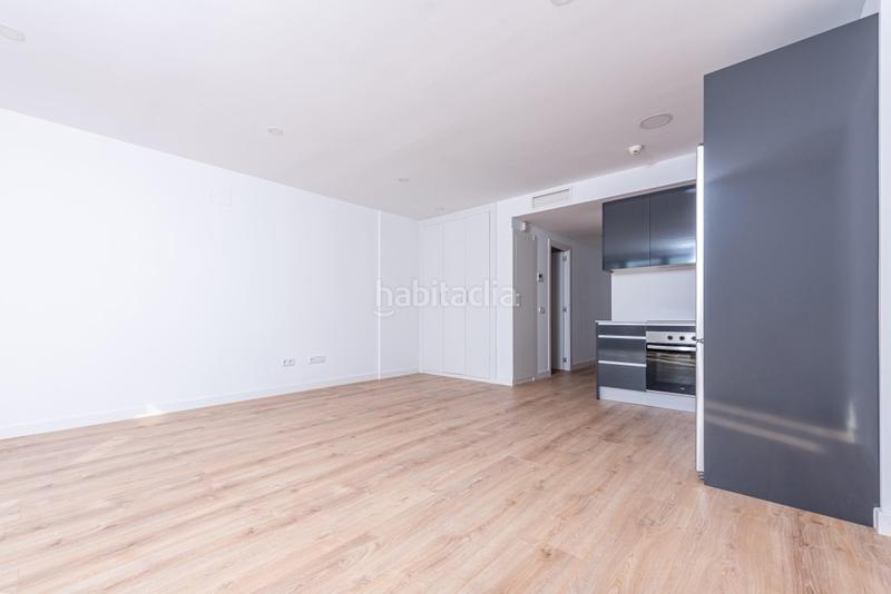 Foto 07f231ab-ca7a-455d-9b3a-60b4992e4009. Alquiler estudio en doctor castroviejo 65 en Peñagrande Madrid