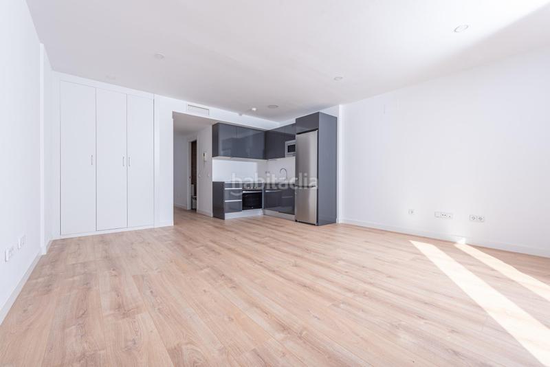 Foto fb23f761-d28d-4d58-a235-1be33f5e48f4. Alquiler estudio en doctor castroviejo 65 en Peñagrande Madrid
