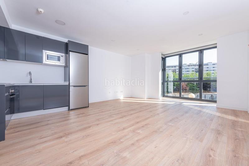 Foto cf6fc9c1-e764-4d57-bb4c-d1d786ebbb91. Rent studio in doctor castroviejo 65 in Peñagrande Madrid