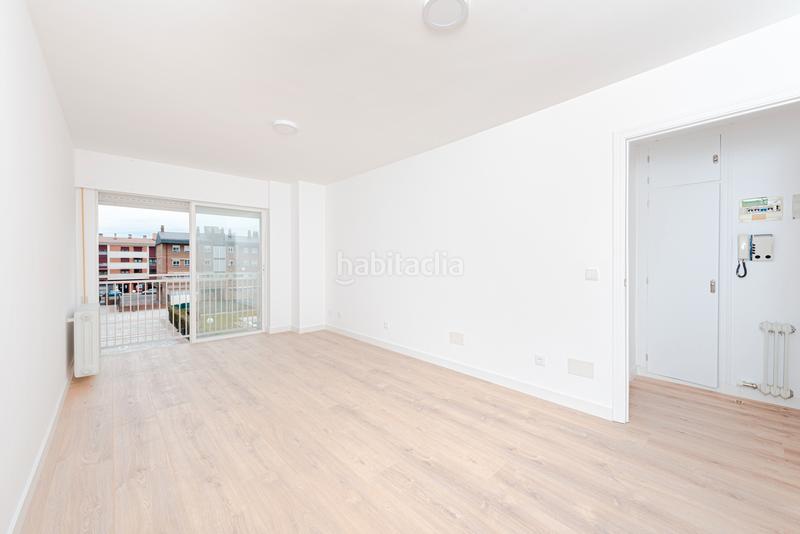 Foto 4da9080b-7243-4479-a430-ce75e55d9940. Flat in torrente ballester 1 in Covaresa Valladolid