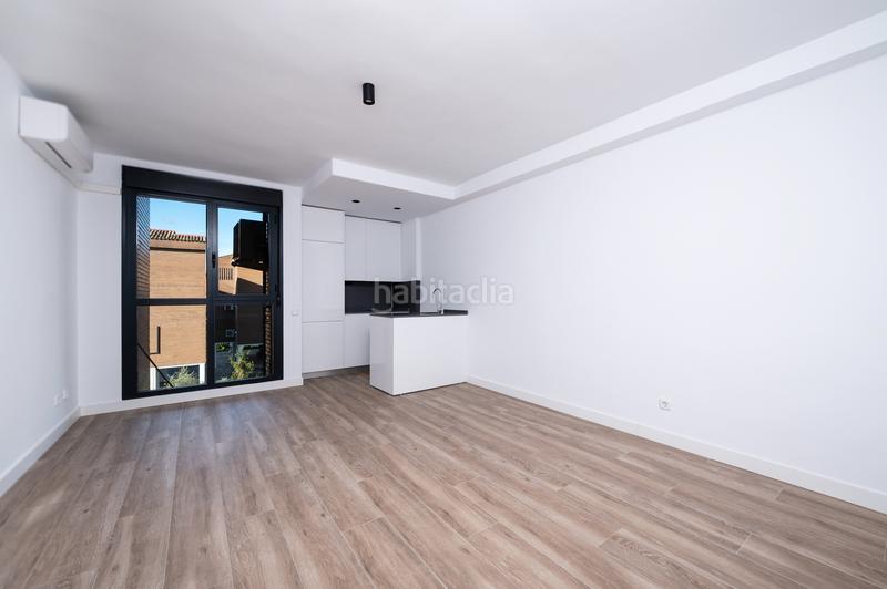 Foto f9a9b975-76c6-45b1-8113-e952e7473f9e. Alquiler estudio en diego ayllon 8 en San Juan Bautista Madrid