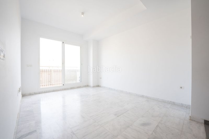 Foto d76a665a-71e9-4d77-8d10-78b3aa2a9ff9. Pis a El Consul - Ciudad Universitaria - El Romeral Málaga