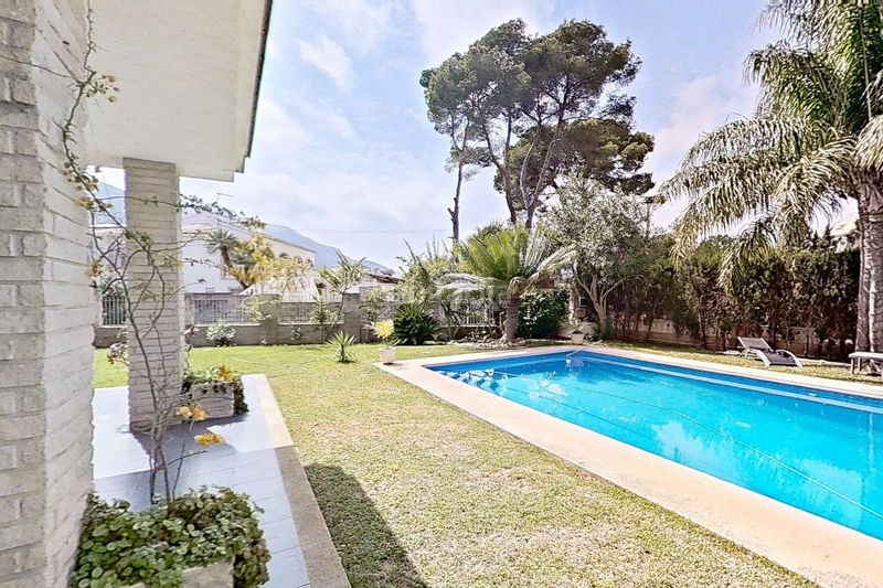 Foto 3d342f81-0a29-48e1-b927-a93cc7c9a7f8. Casa amb calefacció piscina a El Montgó Dénia