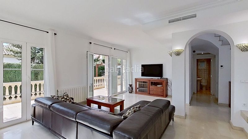 Foto 6150dfa8-053b-4d0a-a6d5-0f2f454af316. Casa amb calefacció aparcament piscina a Golf Bahía Finestrat