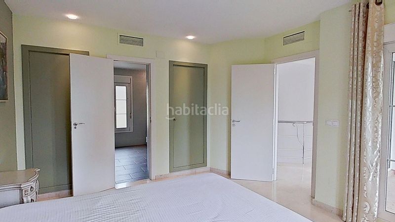 Foto 63e801f5-3db9-43d8-9184-ca2f4a291f5c. Casa amb calefacció aparcament piscina a Golf Bahía Finestrat