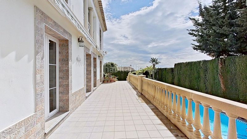 Foto c37ffcf0-436c-4454-9a1e-3378013ce7a3. Casa amb calefacció aparcament piscina a Golf Bahía Finestrat