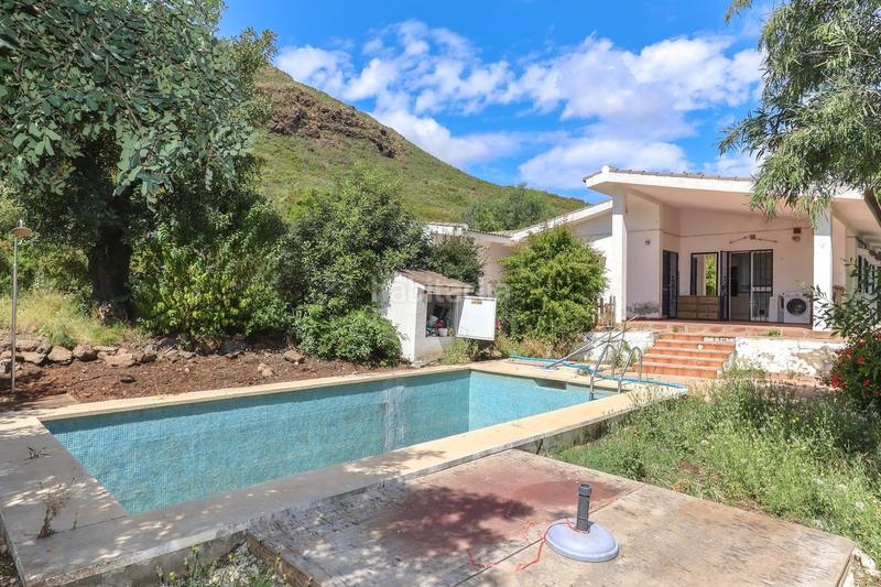 Foto a14fe6a0-00e5-4db1-b431-c24b821cf25a. House in Coín