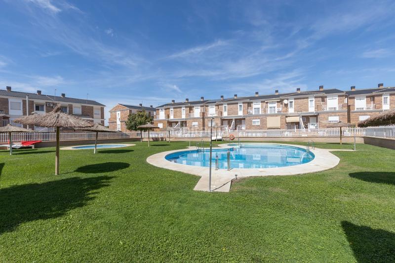 Foto 7552f1a0-8668-4666-b08a-d63b9153f0ee. Casa adossada amb calefacció piscina a Belicena Vegas del Genil