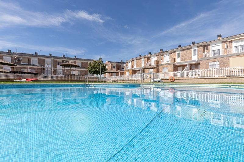 Foto 4b1d84b1-841d-4f95-ba18-48ccde0b9f74. Reihenhaus mit heizung pool in Belicena Vegas del Genil