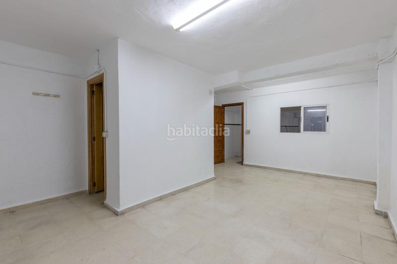 Foto e961056c-226c-47ac-924b-5c38f493f35f. Local comercial a Cerrillo de Maracena - Periodistas Granada