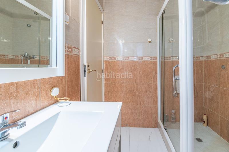 Foto 5a6f9f7c-65eb-4e85-9ab6-b7936921b36f. Casa adossada a Peligros