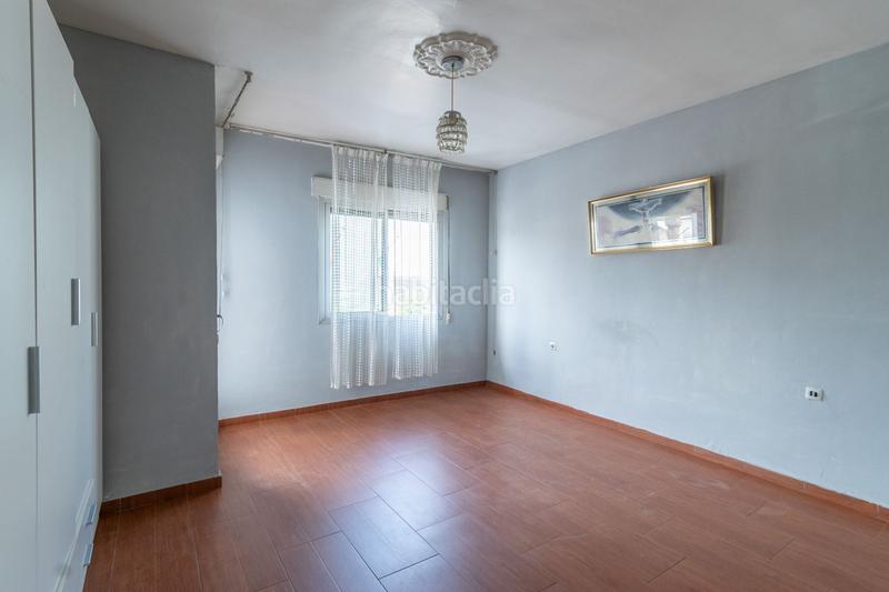 Foto ed8303b3-7598-47f9-87ee-5bd1f7be7a31. Casa adossada a Peligros