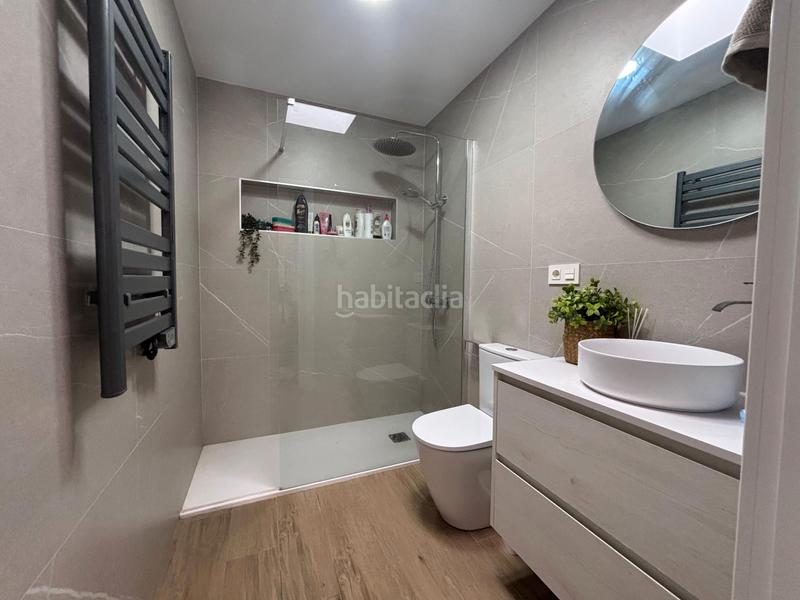 Foto 526472f8-10a3-4a25-b86a-0d2cd9c269e4. Chalet en calle de la guajira dos 23 chalet reformado en Retamar en Almería