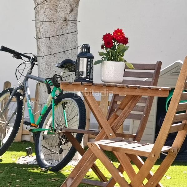 Foto 8877a7d7-02b7-4f33-8b2d-3bed4ade901e. Chalet en calle de la guajira dos 23 chalet reformado en Retamar en Almería