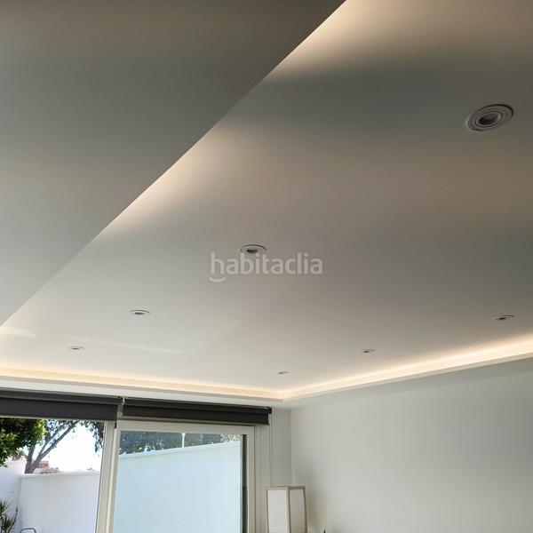 Foto b25df4e7-40dd-46bf-ad0f-00217f01bb1f. Chalet en calle de la guajira dos 23 chalet reformado en Retamar en Almería