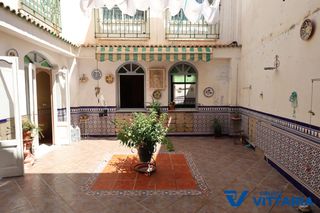 Casa adossada  Calle real del barrio alto. Vivienda con carácter en calle real del barrio alto