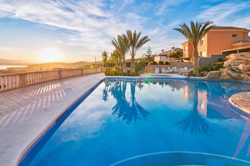 Foto c799350e-cfdd-4236-a727-fb53660c08cc. Maison avec chauffage parking piscine dans Pinares de San Antón Málaga