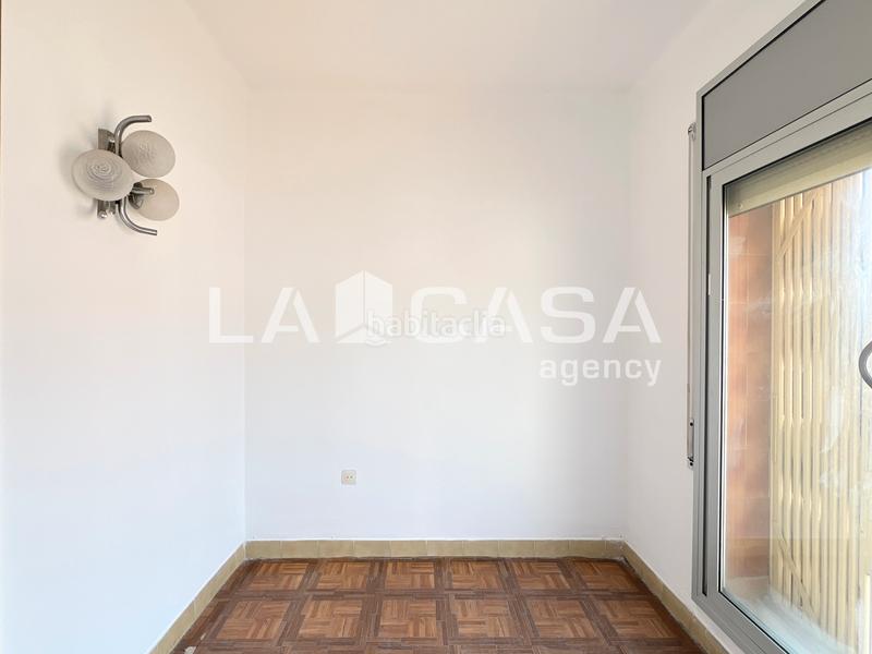 Foto e8a8bffb-32d7-4237-9871-2d0b60699919. Ático piso en venta en la Prosperitat en Prosperitat Barcelona