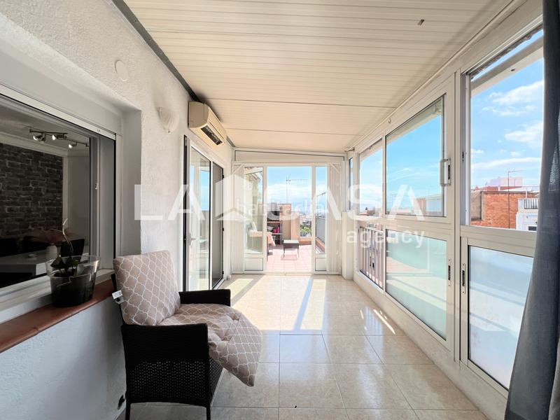 Foto ac45d0b8-81b3-42eb-b257-4833b7222559. Ático piso en venta en les Roquetes en Roquetes Barcelona