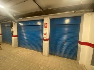 Geschäftsraum in La Marina del Port. Local en venta en calle de la mare de déu de port