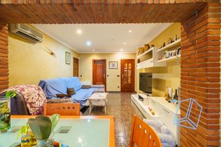 Planta baixa a Can Tintorer-Can Tries. Piso en venta en gavà, en calle roger de flor