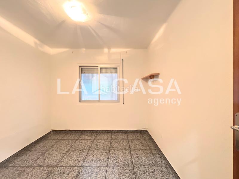 Foto 0fa6e537-7c65-4c87-a5d3-d3bcb00add39. Piso  en venta en calle de pi i gibert en Llefià Badalona