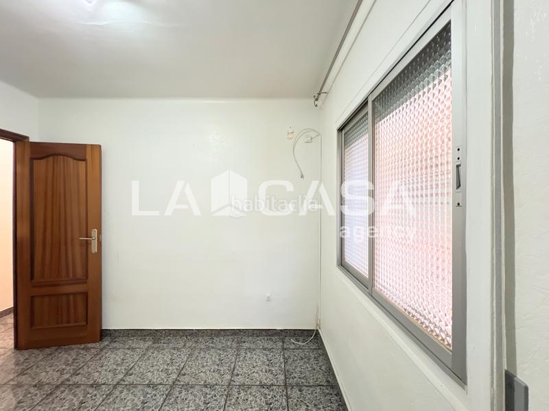 Foto 0fc0ff9d-7ae2-4f68-b021-9117fca6f8fb. Piso  en venta en calle de pi i gibert en Llefià Badalona