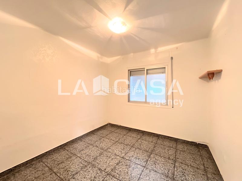 Foto 6d85af92-65ff-4135-b0d6-bb1b4c4e2c7c. Piso  en venta en calle de pi i gibert en Llefià Badalona